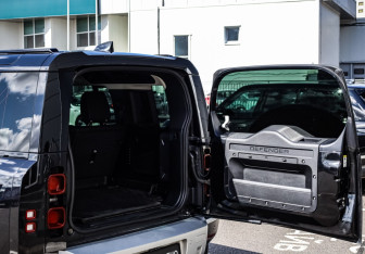 Подержанный автомобиль Land Rover Defender Suv 2021 года (24 фото)