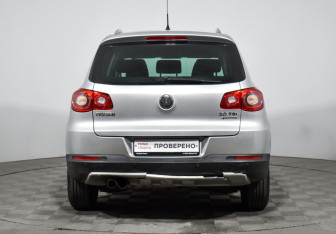 Подержанный автомобиль Volkswagen Tiguan 2011 года (6 фото)