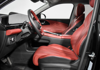 Подержанный автомобиль Exeed RX 2023 года (10 фото)