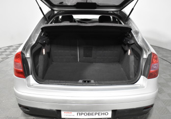 Подержанный автомобиль Citroen C5 Liftback 2006 года (19 фото)