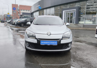 Подержанный автомобиль Renault Megane Hatchback 2013 года (2 фото)