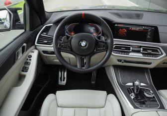 Подержанный автомобиль BMW X5 2021 года (15 фото)