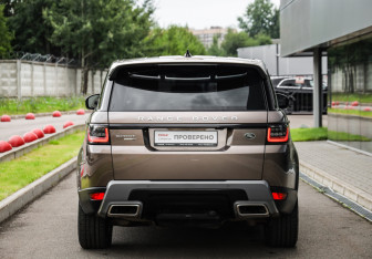 Подержанный автомобиль Land Rover Range Rover Sport 2018 года (7 фото)