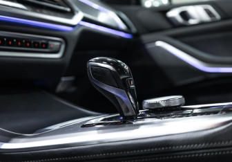 Подержанный автомобиль BMW X5 2019 года (25 фото)