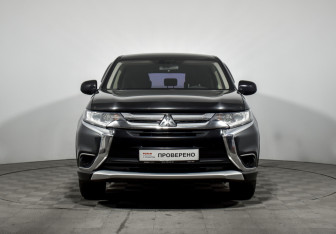 Подержанный автомобиль Mitsubishi Outlander 2018 года (2 фото)