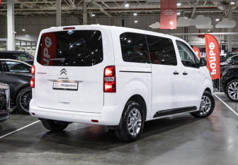 Подержанный автомобиль Citroen SpaceTourer 2021 года (6 фото)
