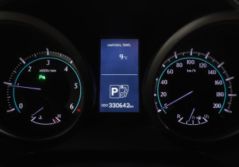 Подержанный автомобиль Toyota Land Cruiser Prado 2013 года (24 фото)