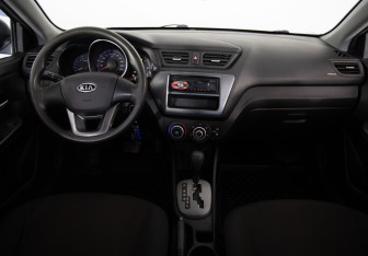 Подержанный автомобиль Kia Rio Sedan 2012 года (9 фото)