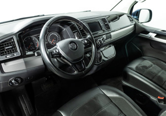 Подержанный автомобиль Volkswagen Multivan 2016 года (11 фото)