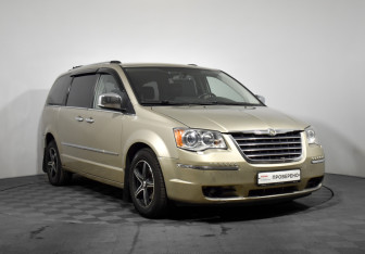 Подержанный автомобиль Chrysler Voyager 2008 года (3 фото)