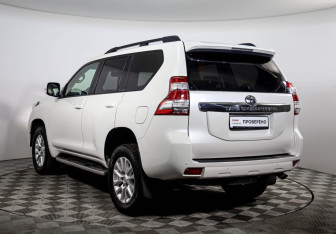 Подержанный автомобиль Toyota Land Cruiser Prado 2014 года (7 фото)