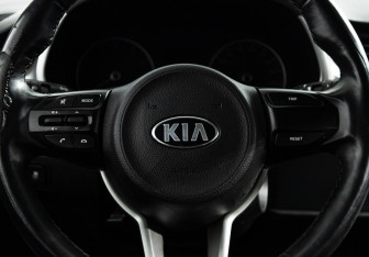 Подержанный автомобиль Kia Rio Hatchback 2020 года (15 фото)