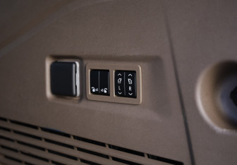 Подержанный автомобиль GMC Yukon 2022 года (40 фото)