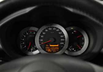 Подержанный автомобиль Toyota RAV4 2008 года (11 фото)