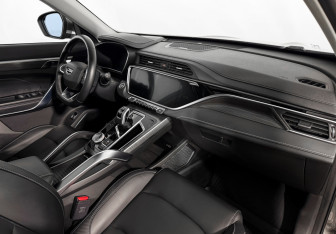 Подержанный автомобиль Geely Atlas Pro 2023 года (13 фото)