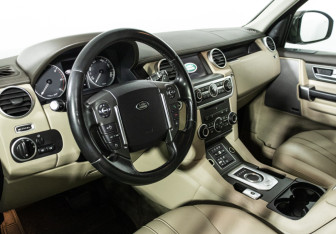 Подержанный автомобиль Land Rover Discovery 2015 года (11 фото)