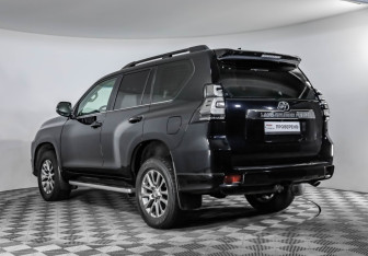 Подержанный автомобиль Toyota Land Cruiser Prado 2019 года (7 фото)