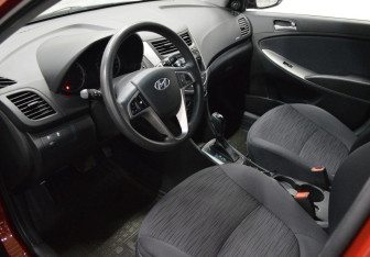 Подержанный автомобиль Hyundai Solaris Sedan 2016 года (10 фото)