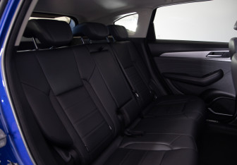Подержанный автомобиль Haval F7 2023 года (12 фото)