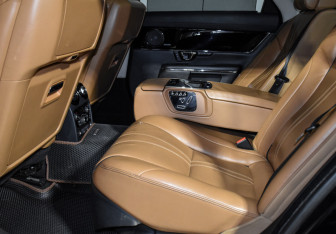 Подержанный автомобиль Jaguar XJ 2016 года (61 фото)