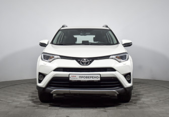 Подержанный автомобиль Toyota RAV4 2016 года (2 фото)