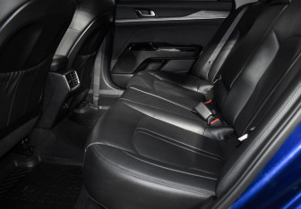 Подержанный автомобиль Kia K5 2021 года (11 фото)