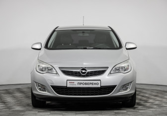 Подержанный автомобиль Opel Astra Hatchback 2011 года (2 фото)
