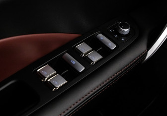 Подержанный автомобиль Geely Coolray 2021 года (22 фото)