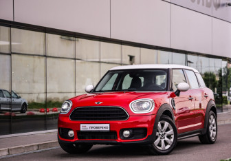 Подержанный автомобиль MINI Countryman 2017 года (1 фото)