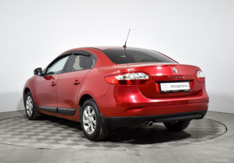 Подержанный автомобиль Renault Fluence 2011 года (7 фото)