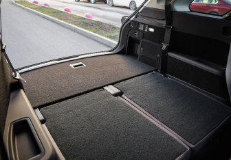 Подержанный автомобиль Hongqi E-HS9 2021 года (38 фото)