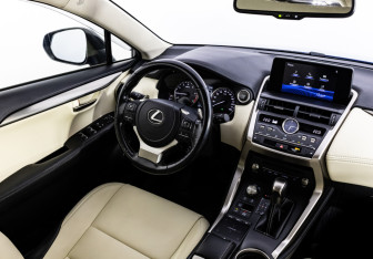 Подержанный автомобиль Lexus NX 2020 года (18 фото)