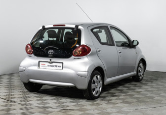 Подержанный автомобиль Toyota Aygo 2006 года (5 фото)