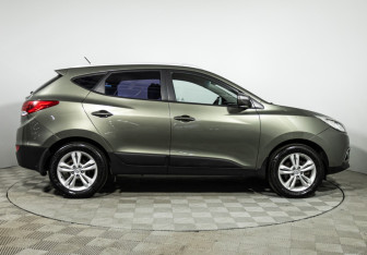 Подержанный автомобиль Hyundai ix35 2010 года (4 фото)