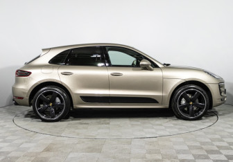 Подержанный автомобиль Porsche Macan 2016 года (4 фото)