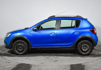 Подержанный автомобиль Renault Sandero 2020 года (8 фото)