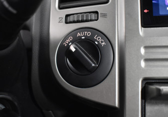 Подержанный автомобиль Nissan X-Trail 2006 года (16 фото)