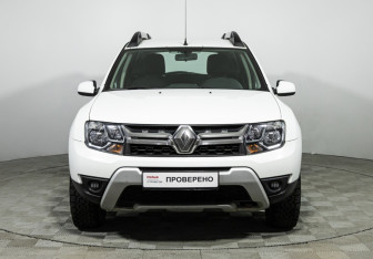 Подержанный автомобиль Renault Duster 2016 года (2 фото)