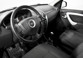 Подержанный автомобиль LADA (ВАЗ) Largus Wagon 2012 года (9 фото)