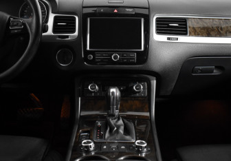 Подержанный автомобиль Volkswagen Touareg 2012 года (16 фото)
