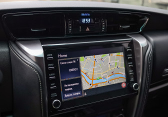 Подержанный автомобиль Toyota Fortuner 2020 года (19 фото)