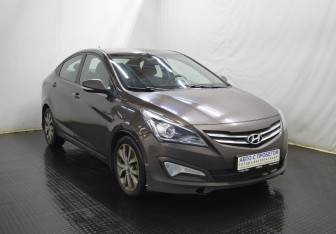 Подержанный автомобиль Hyundai Solaris Sedan 2015 года (3 фото)