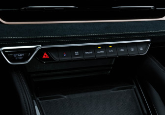 Подержанный автомобиль Geely Monjaro 2021 года (20 фото)