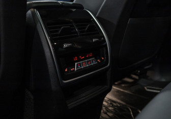 Подержанный автомобиль BMW X5 2022 года (33 фото)