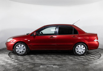 Подержанный автомобиль Mitsubishi Lancer Sedan 2005 года (8 фото)