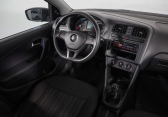 Подержанный автомобиль Volkswagen Polo Sedan 2017 года (8 фото)