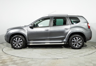 Подержанный автомобиль Nissan Terrano 2016 года (8 фото)