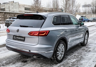Подержанный автомобиль Volkswagen Touareg 2021 года (4 фото)