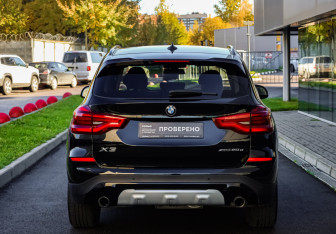 Подержанный автомобиль BMW X3 2018 года (6 фото)