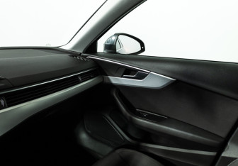 Подержанный автомобиль Audi A4 Sedan 2015 года (16 фото)